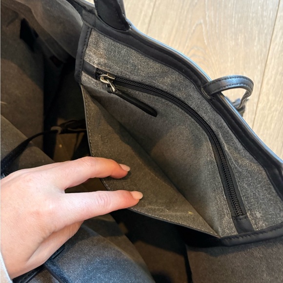 Tumi Travel Tote Black Leather Tassel - Picture 4 of 9